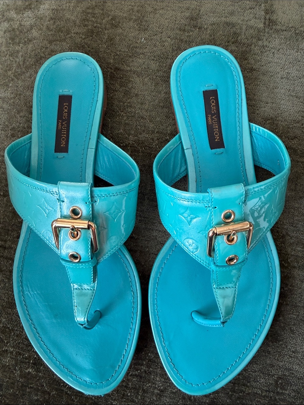 Louis Vuitton Turquoise Patent Leather Buckle Thong Sandals